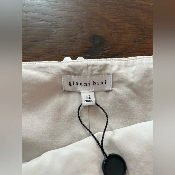 NWT Gianna Bini Silver Sequin Cropped Spaghetti Strap Top - Picture 4 of 5